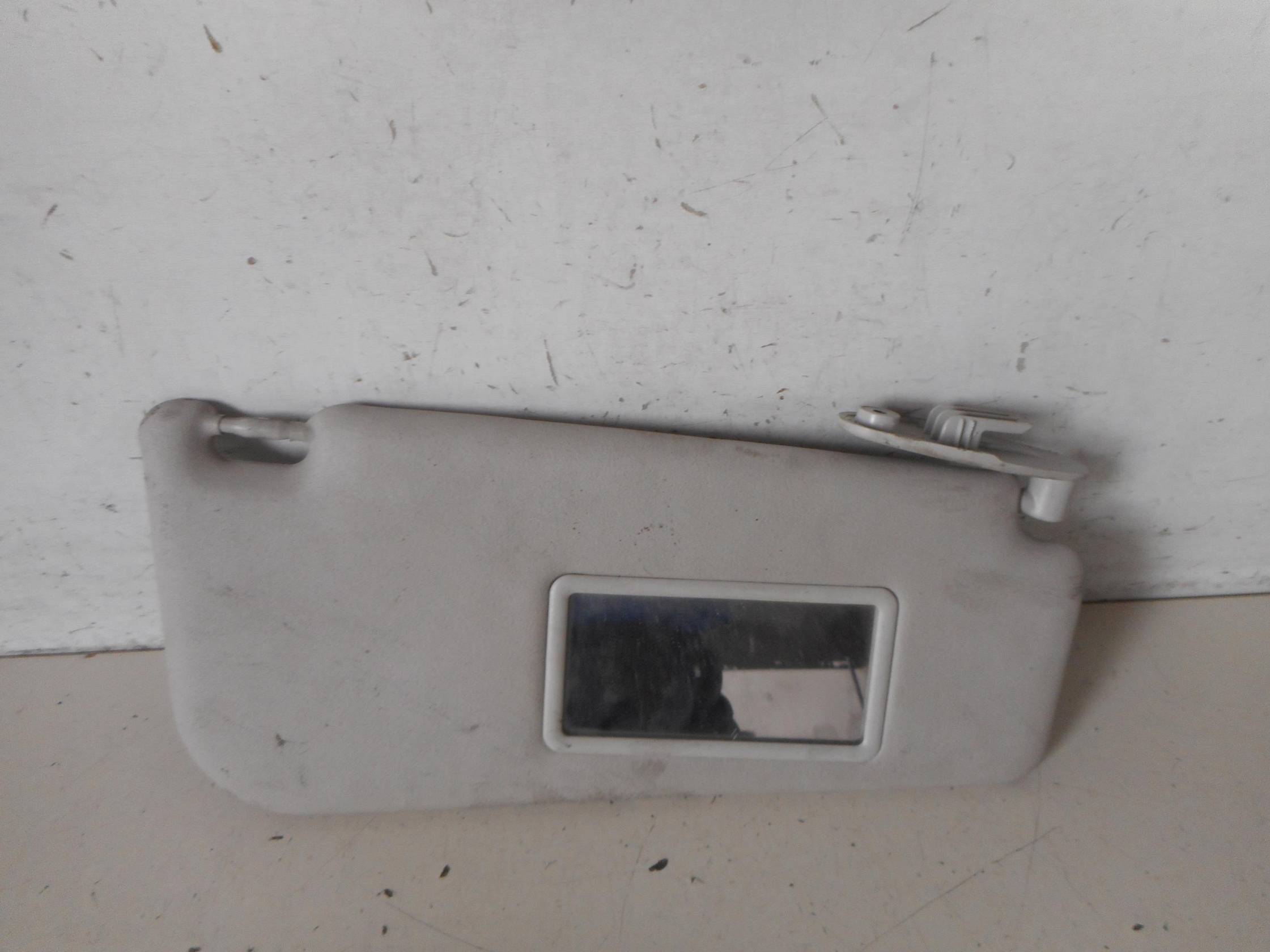 Aletta parasole parabrezza dx.